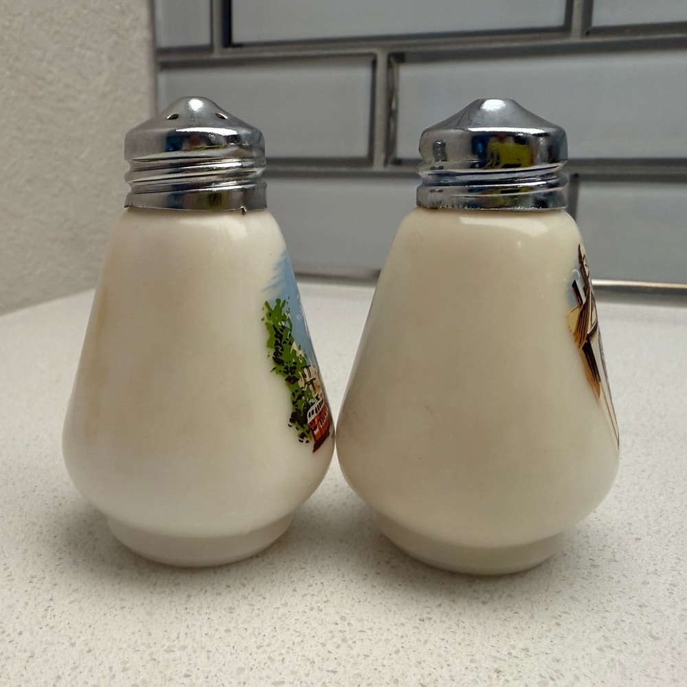 Vintage London Salt & Pepper Shakers Trafalgar Square Horse Guards Parade - Picture 6 of 13